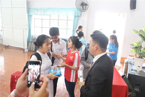 Chương trình hướng nghiệp  Cùng bạn chọn nghề cho tương lai 